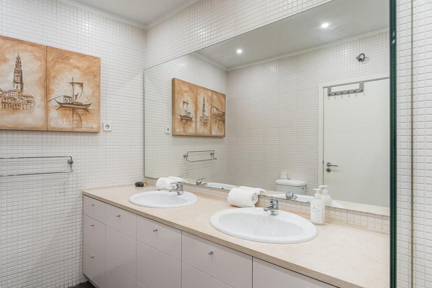 Guestready - Fantastic Apt Overlooking Douro River ポルト エクステリア 写真