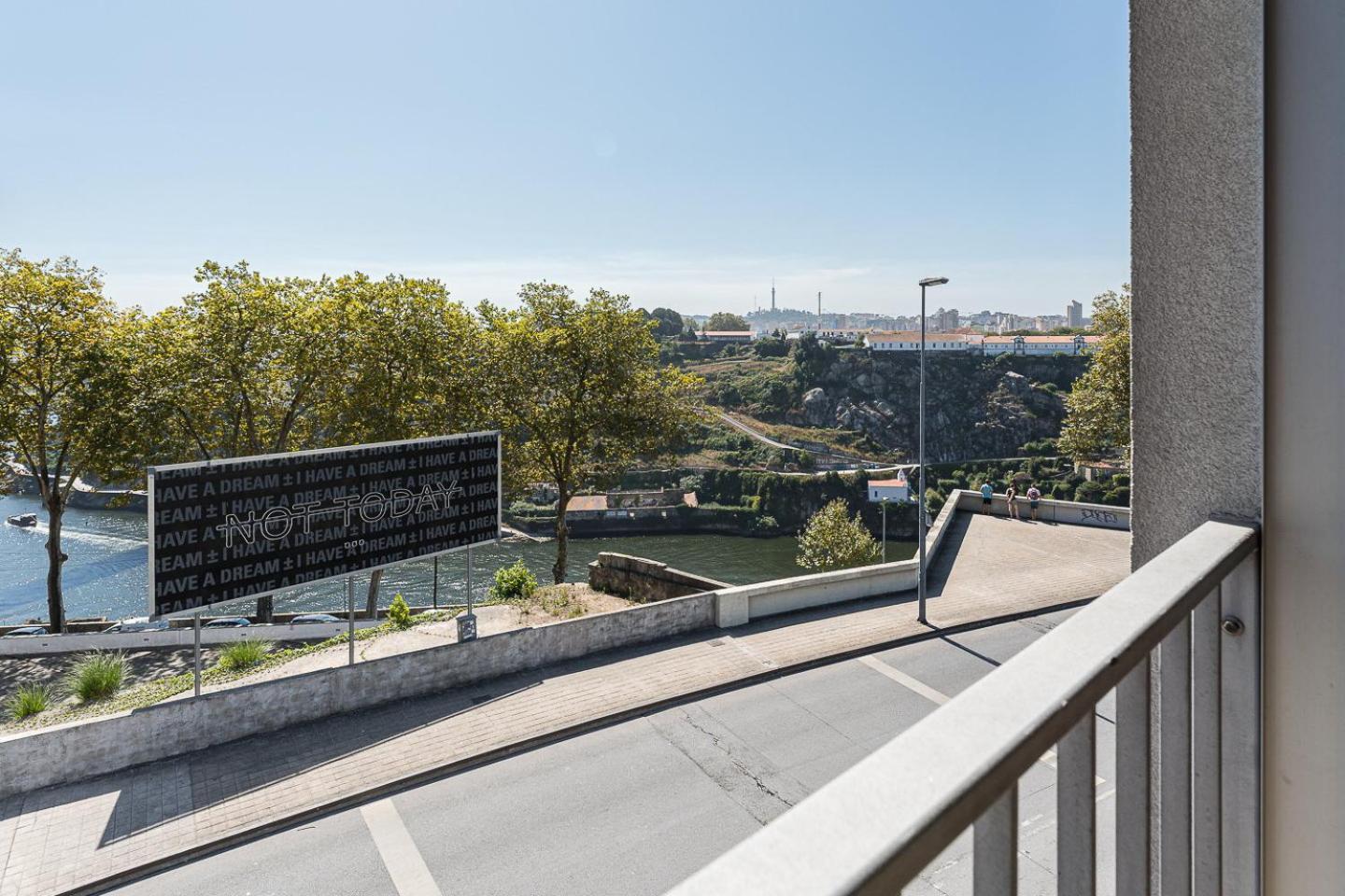 Guestready - Fantastic Apt Overlooking Douro River ポルト エクステリア 写真
