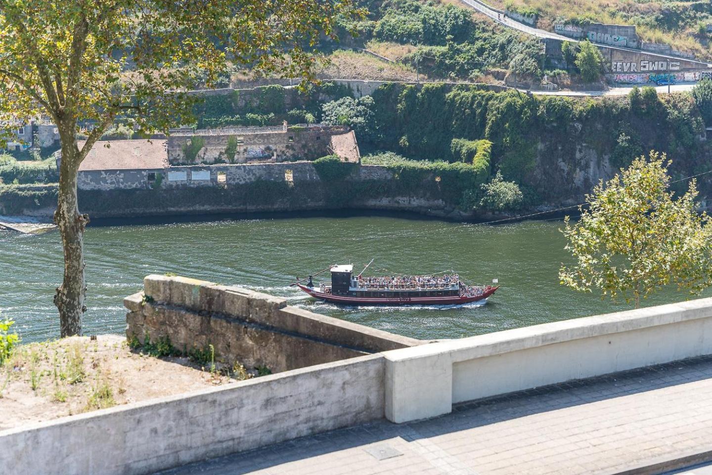 Guestready - Fantastic Apt Overlooking Douro River ポルト エクステリア 写真